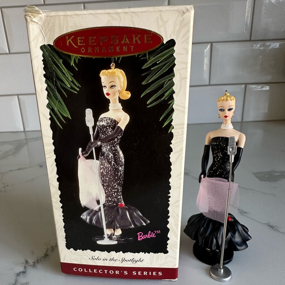 Hallmark 1995 Solo in the Spotlight Barbie Ornament